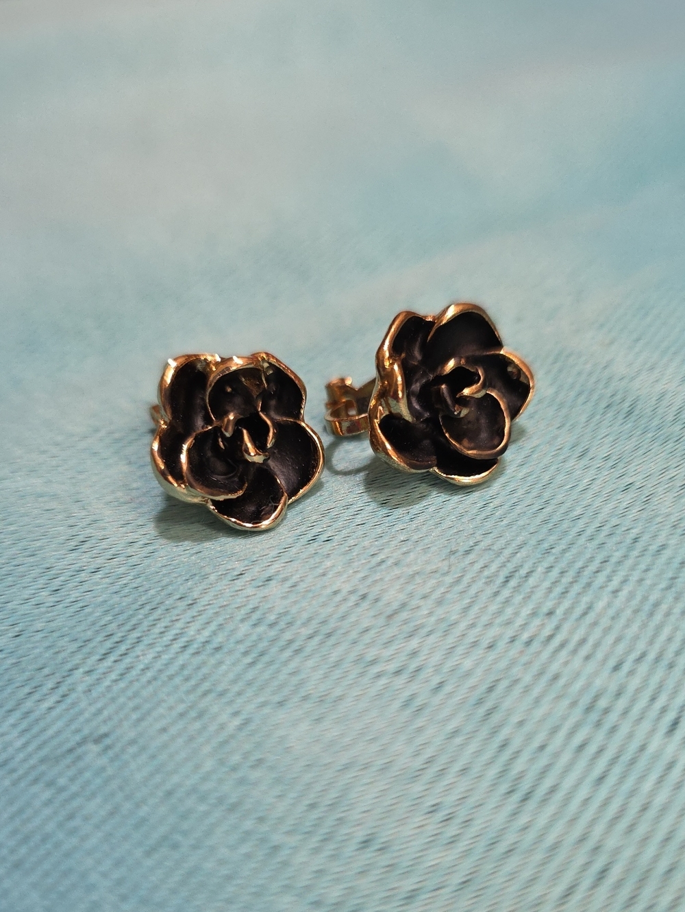 Gold-Trim Black Flower Clip On Earrings - Elegant Women’s Jewelry